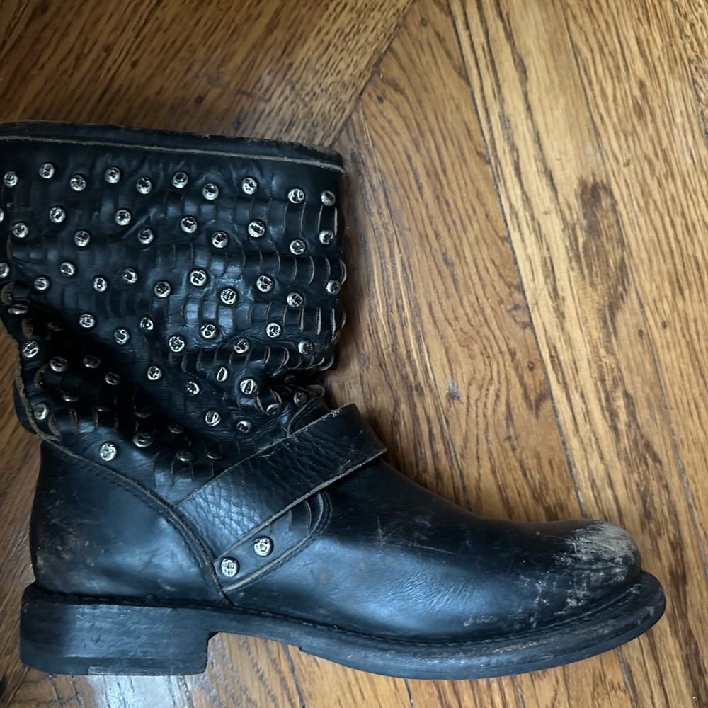 Frye Jenna studded disc distressed boots - Picture 4 of 7